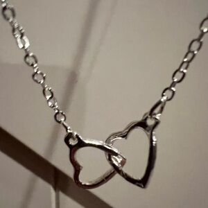 SILVER HEART NECKLACE NWOT